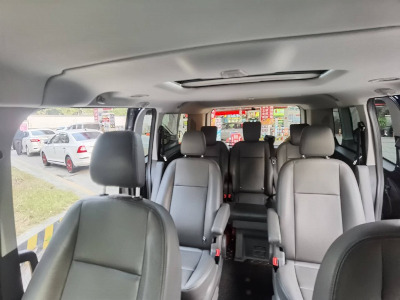 桂林-7座房車(內)